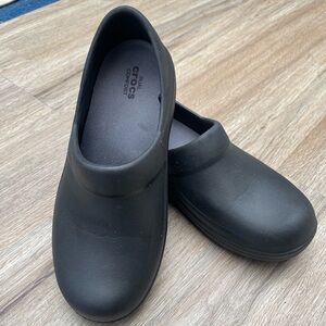 CROC SLIP RESISTANT CLOGS